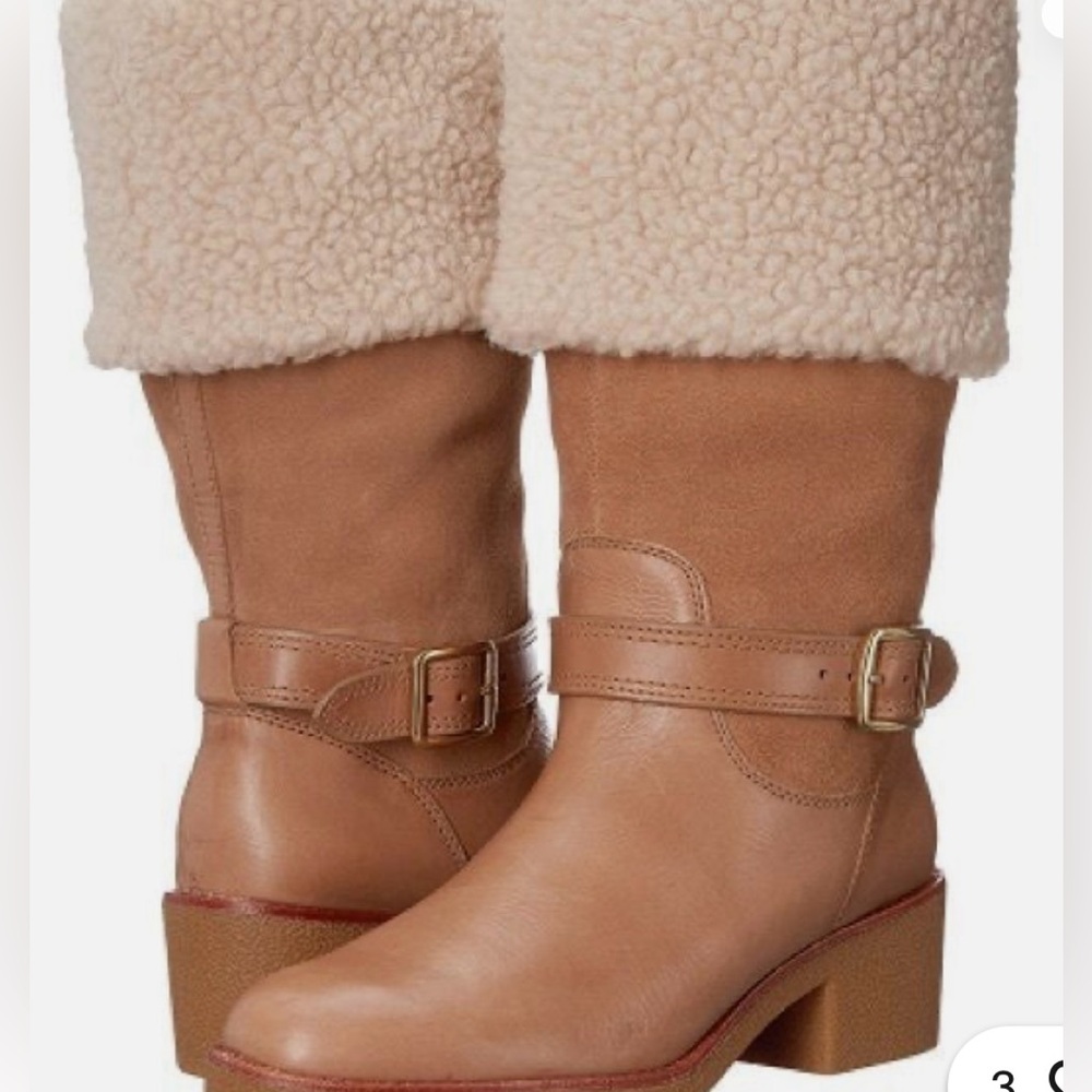 NWOB COACH PARKA BOOTS.